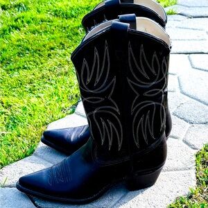 Vintage but brand new Men’s cowboy boots. Texas brand. Size 10.5 D
